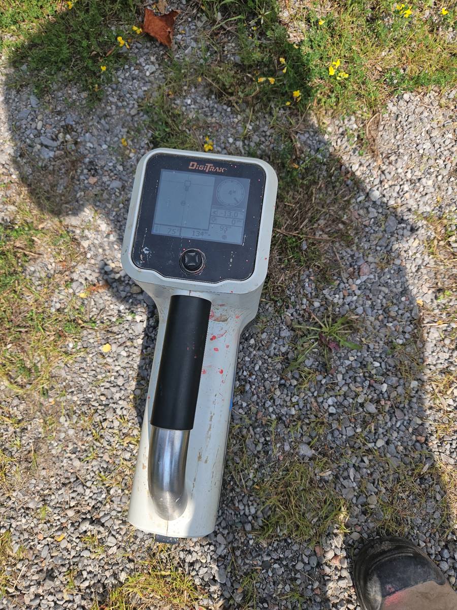 Bore tracking with a DigiTrak locator on an Apex Fibre drill path